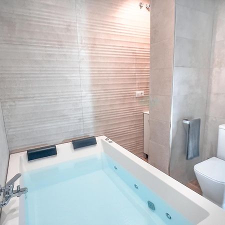 Acogedor Estudio En Triana Con Jacuzzi Y Wifi 塞维利亚 外观 照片