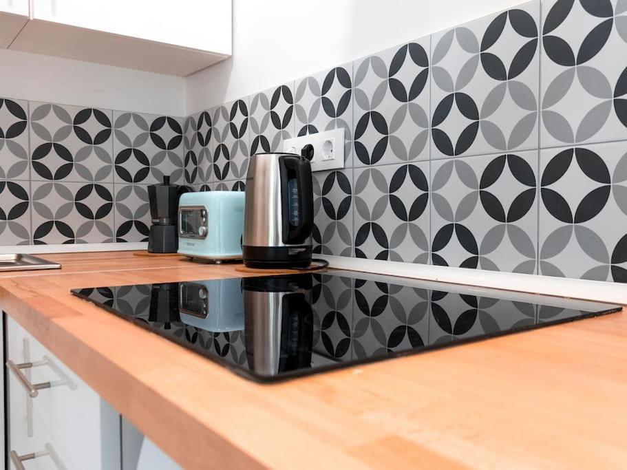 Acogedor Estudio En Triana Con Jacuzzi Y Wifi 塞维利亚 外观 照片