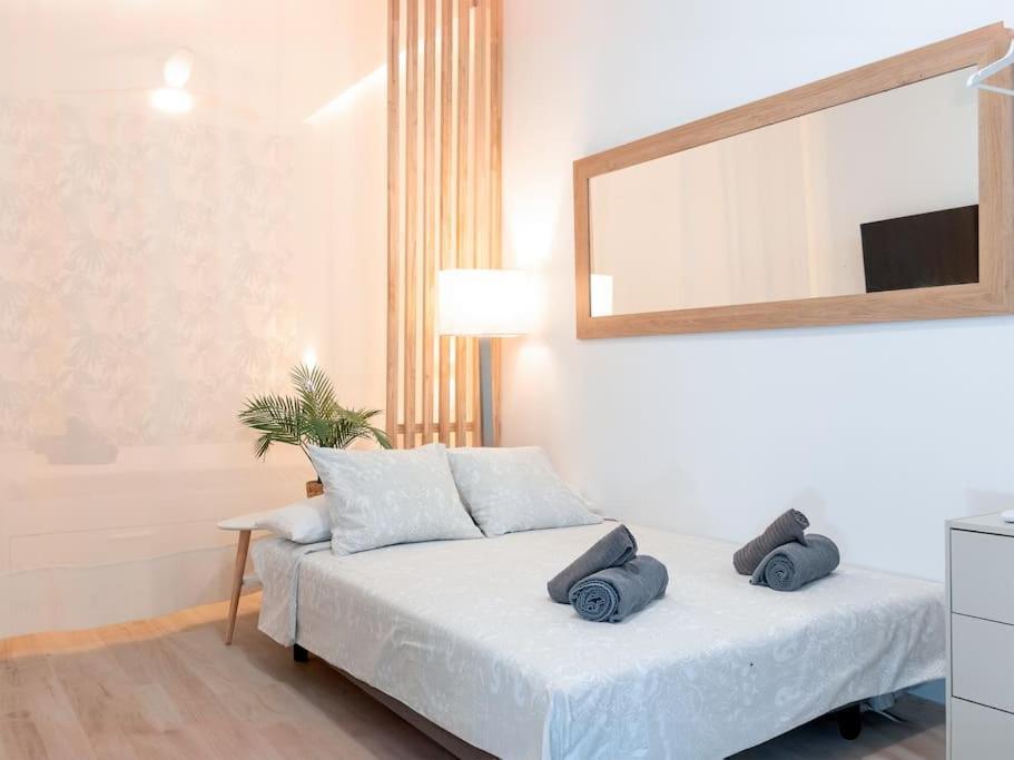 Acogedor Estudio En Triana Con Jacuzzi Y Wifi 塞维利亚 外观 照片