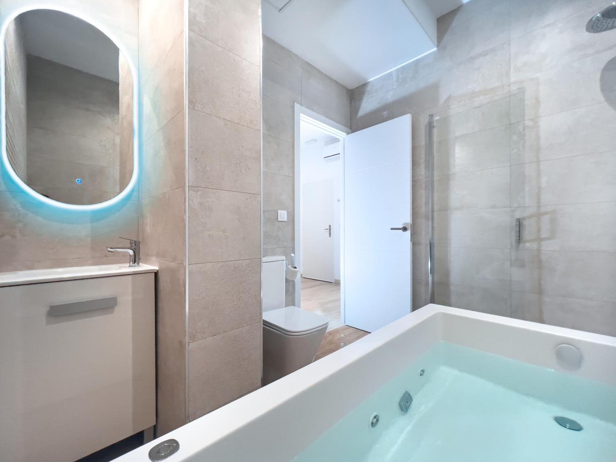 Acogedor Estudio En Triana Con Jacuzzi Y Wifi 塞维利亚 外观 照片